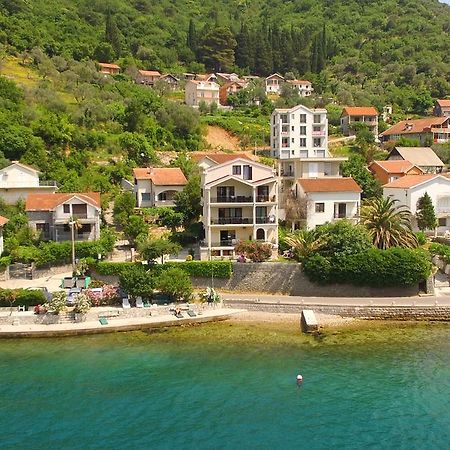 Apartments Maxhit Tivat Exterior foto