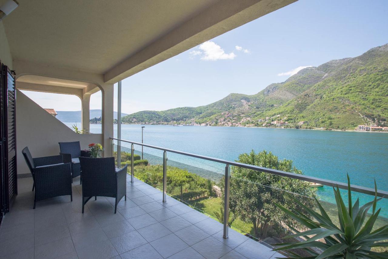 Apartments Maxhit Tivat Exterior foto