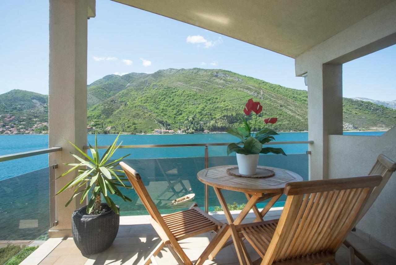 Apartments Maxhit Tivat Exterior foto