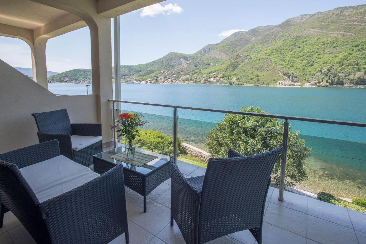 Apartments Maxhit Tivat Exterior foto