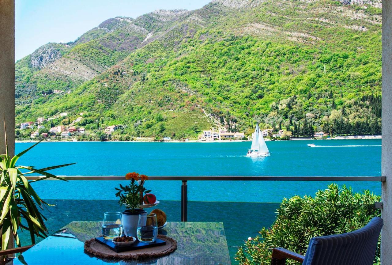 Apartments Maxhit Tivat Exterior foto